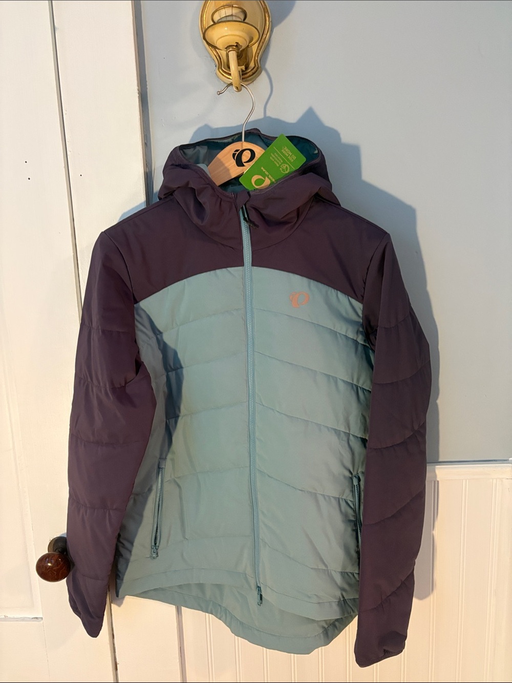 Pearl Izumi Two-Tone Hooded Insulated Jacket in Teal and Purple